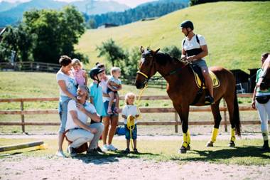 Pitzis Kinderhotel - Family Only