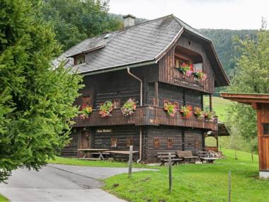 Vintage Holiday Home in Arriach with Private Garden