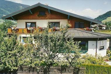 Pension Wieser "Baschtlmai"