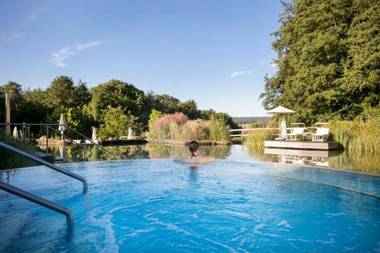 Quellenhotel Heiltherme Bad Waltersdorf - 2-Thermenresort
