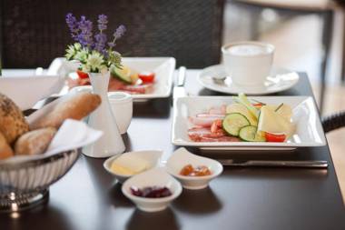 Quellenhotel Heiltherme Bad Waltersdorf - 2-Thermenresort