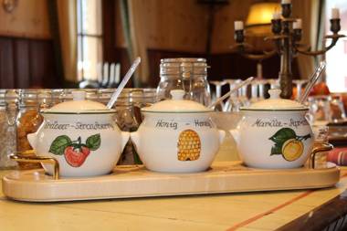 Schlosswirt Chalets & Apartments