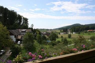 Gasthaus - Gästehaus Schusterbauer