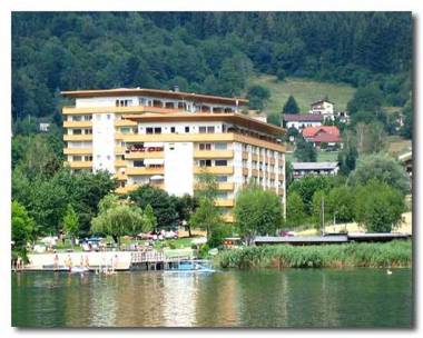 Seeappartement RUTH direkt am Ossiacher See mit Pool und Seeblick Haus KMB