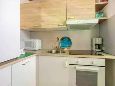 Apartment in Pörtschach with Patio Veranda & Parking