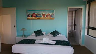 Surfers Hawaiian Holiday Apartments