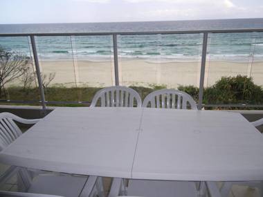 Pacific Surf Absolute Beachfront Apartments