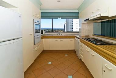 Hi Surf Beachfront Resort Apartments