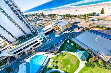 Surfers International Apartments