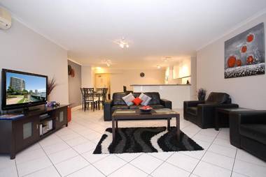 Moorings On Cavill Surfers Paradise