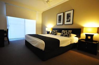 Chancellor Lakeside Apartments