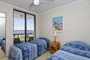 Aqualine Apartments On The Broadwater