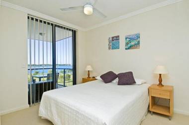 Aqualine Apartments On The Broadwater