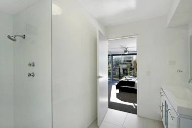 Condor Ocean View Apartments Surfers Paradise