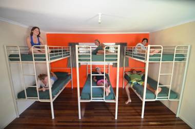 Backpackers In Paradise Under 45's Hostel