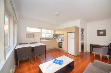 Backpackers In Paradise Under 45's Hostel