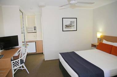Darcy Arms Hotel Motel