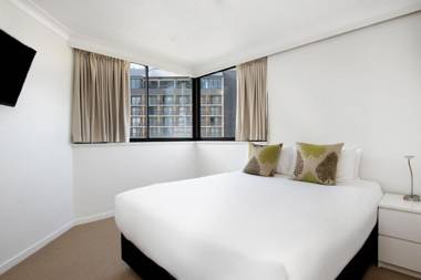 BreakFree Cosmopolitan