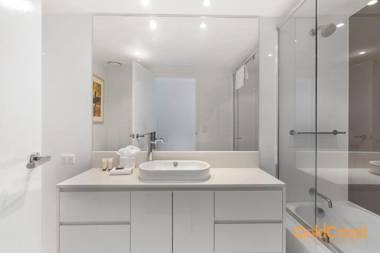 Gold Coast Private Apartments - H Residences Surfers Paradise