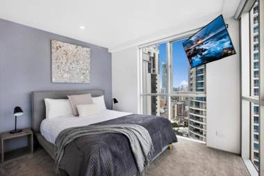 Chevron Renaissance 2 Bed Apartment by Vaun