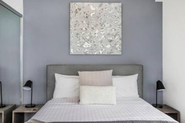 Chevron Renaissance 2 Bed Apartment by Vaun