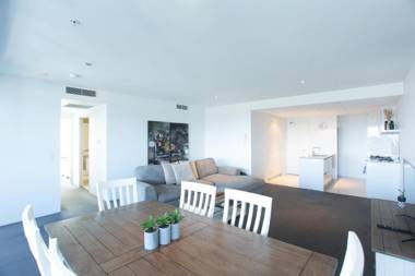 Circle on Cavill - Private Apartments