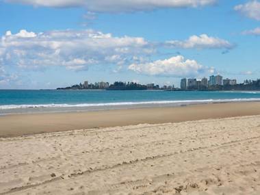 Solaya Unit 6 - Absolute beachfront apartment in Tugun Gold Coast