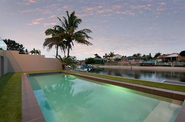 Waterfront Splendour