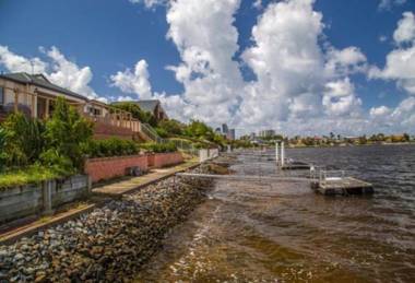 Gold Coast Mermaid Waters Duplex House