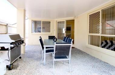 Anaheim Entertainer by Getastay