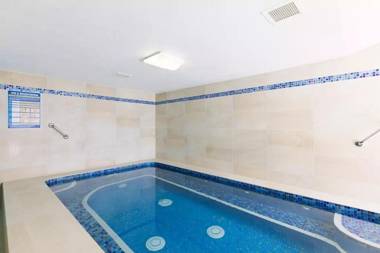 La Pacifique Apartments