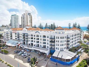 Calypso Plaza Resort Unit 417 - Penthouse style apartment Wi-Fi included