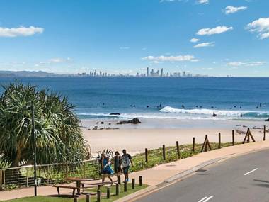 Pacific View unit 3 - Balcony with ocean views Beachfront Rainbow Bay Coolangatta