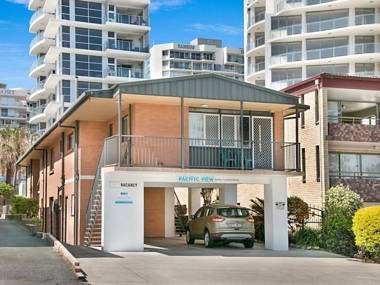 Pacific View unit 3 - Balcony with ocean views Beachfront Rainbow Bay Coolangatta