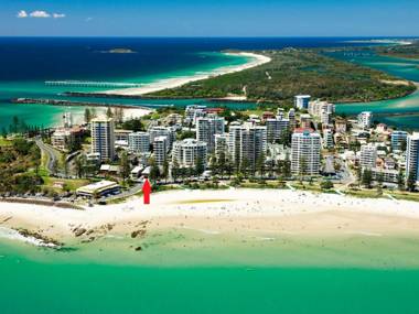 Pacific View unit 3 - Balcony with ocean views Beachfront Rainbow Bay Coolangatta