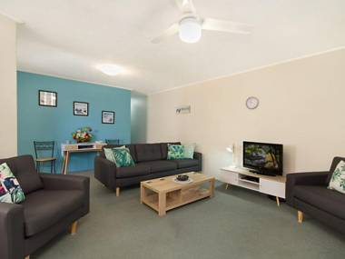 Kingston Court unit 11 - Beachfront unit easy walk to clubs cafes and restaurants