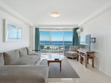 Ocean Plaza Unit 936 - Right on the beach in the centre of Coolangatta