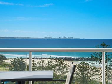 Ocean Plaza Unit 936 - Right on the beach in the centre of Coolangatta