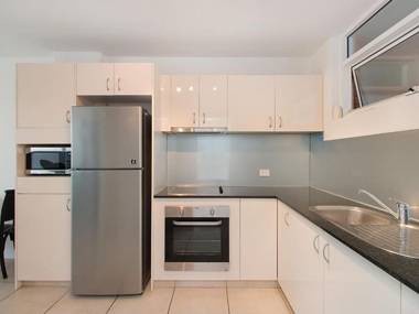 Rainbow Pacific Unit 20 - Beachfront unit Rainbow Bay Coolangatta Southern Gold Coast