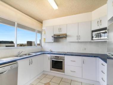 Kooringal unit 20 - Right on the beachfront in a central location Coolangatta