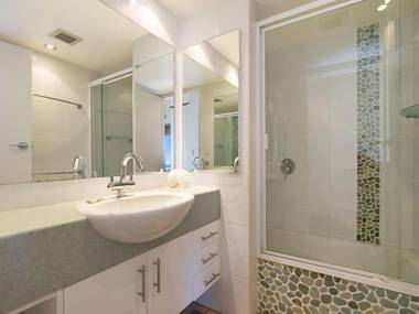 Kooringal unit 14 - Right in the centre of Coolangatta and Tweed Heads