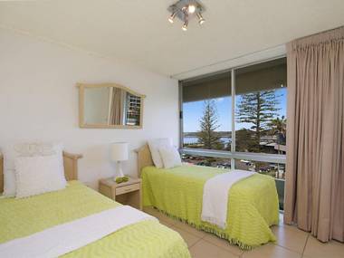 Kooringal unit 14 - Right in the centre of Coolangatta and Tweed Heads