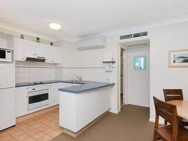 Calypso Plaza Resort Unit 217 - Central Coolangatta beachfront location