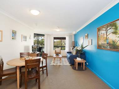 Calypso Plaza Resort Unit 217 - Central Coolangatta beachfront location