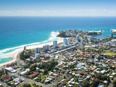 Kingston Court unit 3 - Beachfront unit easy walk to clubs cafes and restaurants