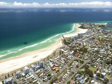 Skyline Unit 12 - Central location overlooking Coolangatta