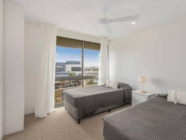 Kooringal Unit 15 - Across the Road from Twin Towns Services Club