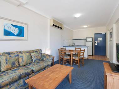Calypso Plaza Resort Unit 146 - Central Coolangatta Beachfront location