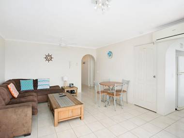 Kirra Gardens Unit 30 - Beachfront in Kirra with views to Surfers Paradise