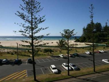Sands On Greenmount Unit 4 - Beachfront location with ocean views